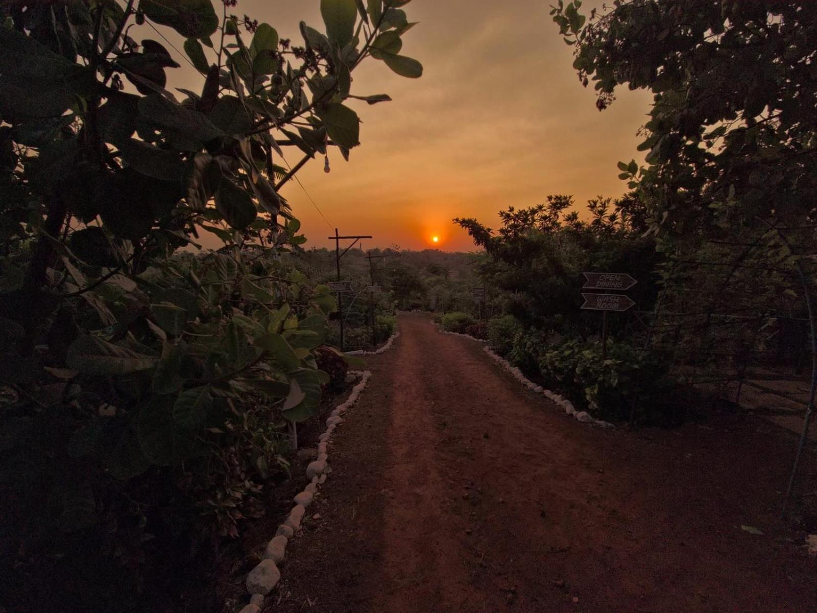 Chalobahills Farmstay Resort Ajra Exterior foto