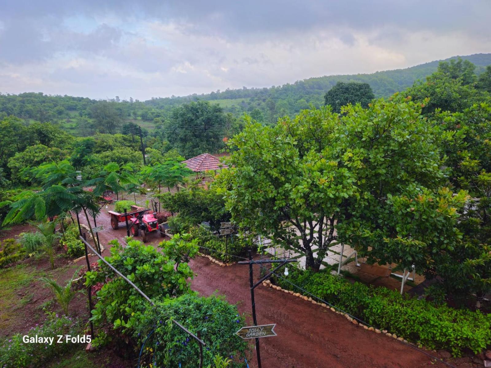 Chalobahills Farmstay Resort Ajra Exterior foto